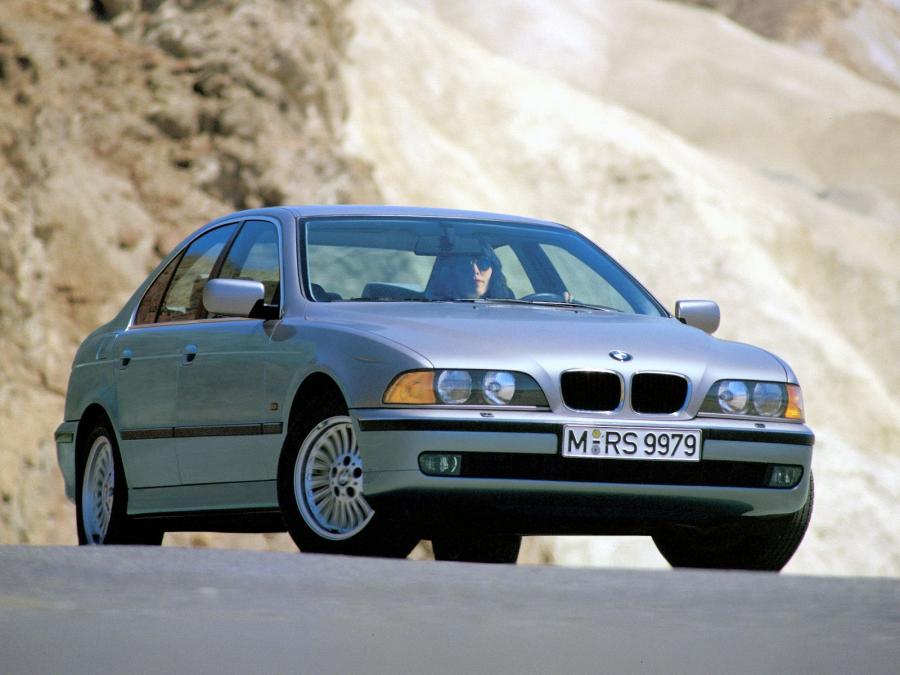  BMW 5-Series Sedan 1995 года  (фото 7 из 26)